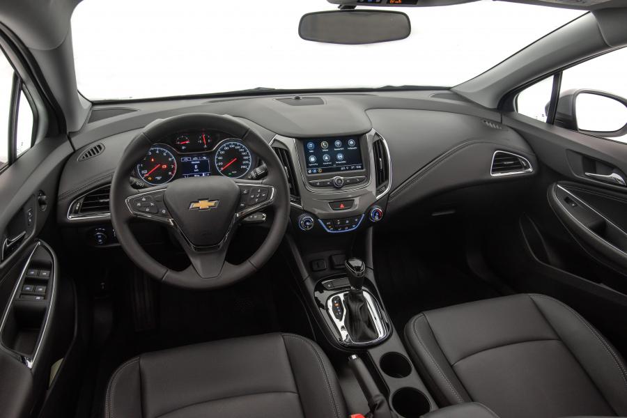 Торпедо Chevrolet Cruze LT 2019 года  (LA) (фото 5 из 9)